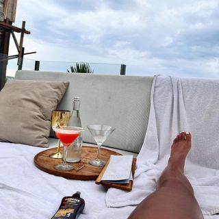 Sadie Gibbs feet photo 7