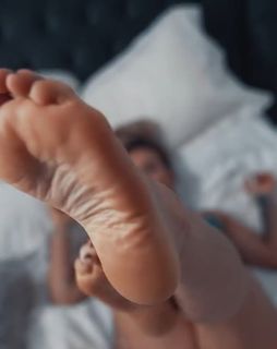 Sadie Gibbs feet photo 7