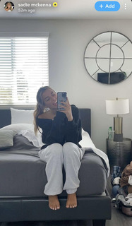 Sadie Mckenna feet photo thumbnail