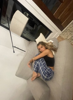 Sadie Mckenna feet photo thumbnail