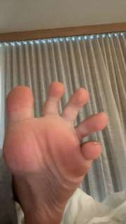 Sadie Mckenna feet photo thumbnail