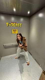 Sadie Mckenna feet photo thumbnail
