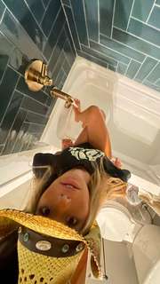 Sadie Mckenna feet photo thumbnail