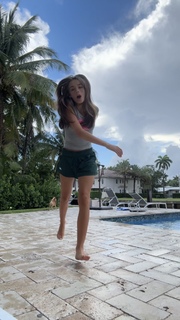 Sadie Mckenna feet photo thumbnail