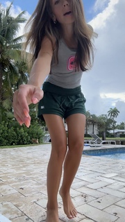 Sadie Mckenna feet photo thumbnail