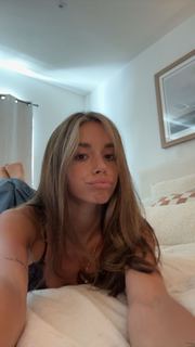 Sadie Mckenna feet photo thumbnail
