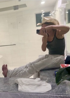 Sadie Mckenna feet photo thumbnail