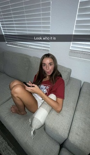 Sadie Mckenna feet photo thumbnail
