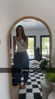Sadie Mckenna feet photo thumbnail