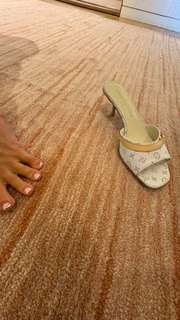 Sadie Mckenna feet photo thumbnail