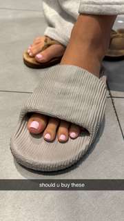 Sadie Mckenna feet photo thumbnail