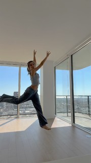 Sadie Mckenna feet photo thumbnail