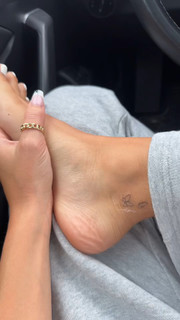 Sadie Mckenna feet photo thumbnail