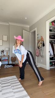 Sadie Mckenna feet photo thumbnail