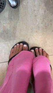 Sadie Mckenna feet photo thumbnail