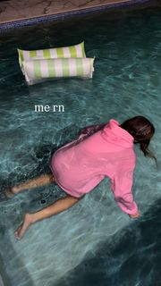 Sadie Mckenna feet photo thumbnail