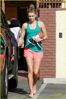 Sadie Robertson feet photo thumbnail