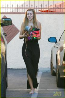 Sadie Robertson feet photo thumbnail