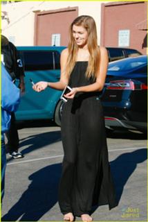 Sadie Robertson feet photo thumbnail