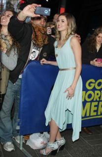 Sadie Robertson feet photo thumbnail