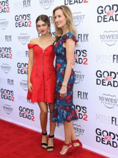Sadie Robertson feet photo thumbnail