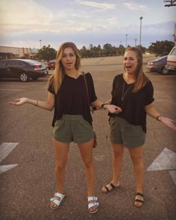 Sadie Robertson feet photo thumbnail