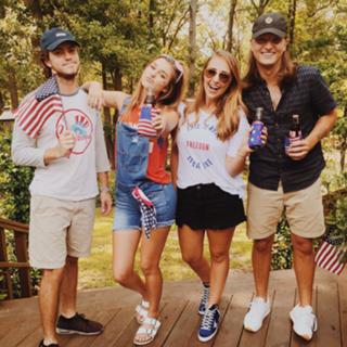 Sadie Robertson feet photo thumbnail