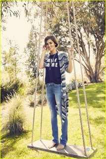 Sadie Robertson feet photo thumbnail