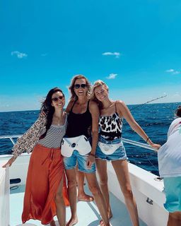 Sadie Robertson feet photo thumbnail