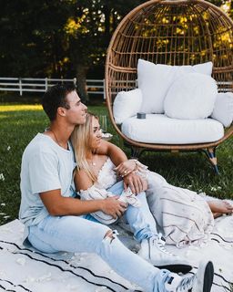 Sadie Robertson feet photo thumbnail