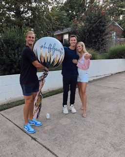 Sadie Robertson feet photo thumbnail