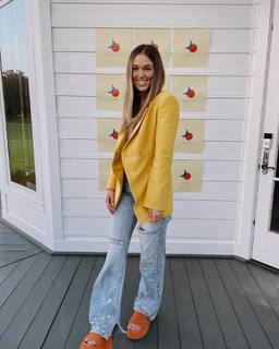 Sadie Robertson feet photo thumbnail