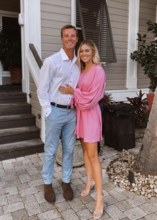 Sadie Robertson feet photo thumbnail