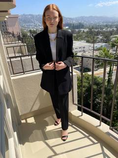 Sadie Sink feet photo thumbnail