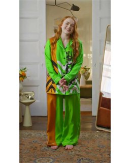 Sadie Sink feet photo thumbnail
