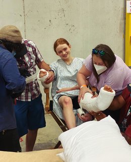 Sadie Sink feet photo thumbnail