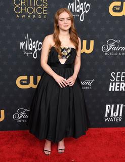Sadie Sink feet photo thumbnail