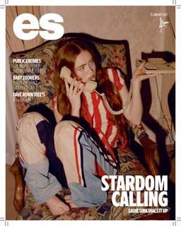 Sadie Sink feet photo thumbnail