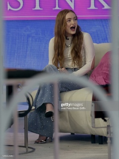 Sadie Sink feet photo thumbnail