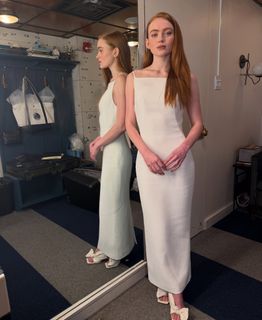 Sadie Sink feet photo 1
