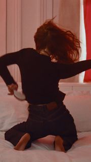 Sadie Sink feet photo 14