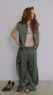 Sadie Sink feet photo 3