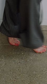 Sadie Sink feet photo 1