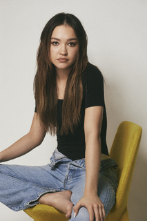 Sadie Stanley feet photo thumbnail