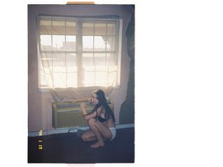 Sadie Stanley feet photo thumbnail