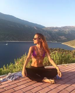 Safak Pekdemir feet photo 12