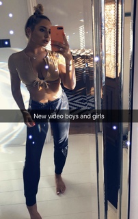 Saffron Barker feet photo thumbnail