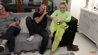 Saffron Barker feet photo thumbnail