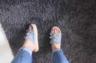 Saffron Barker feet photo thumbnail