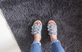 Saffron Barker feet photo thumbnail